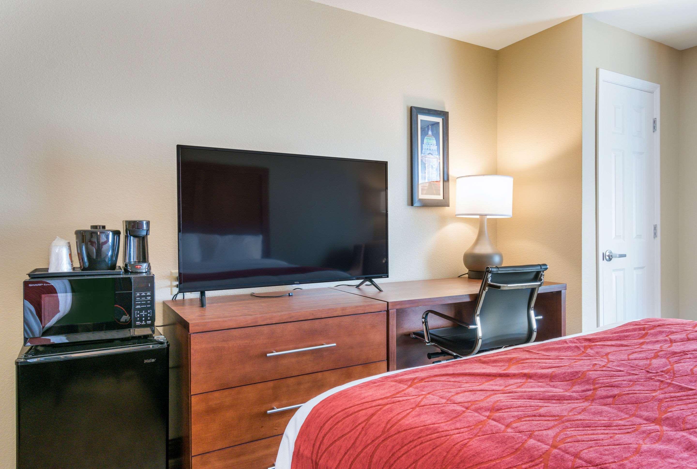 Comfort Inn & Suites Harrisburg - Hershey West Екстер'єр фото