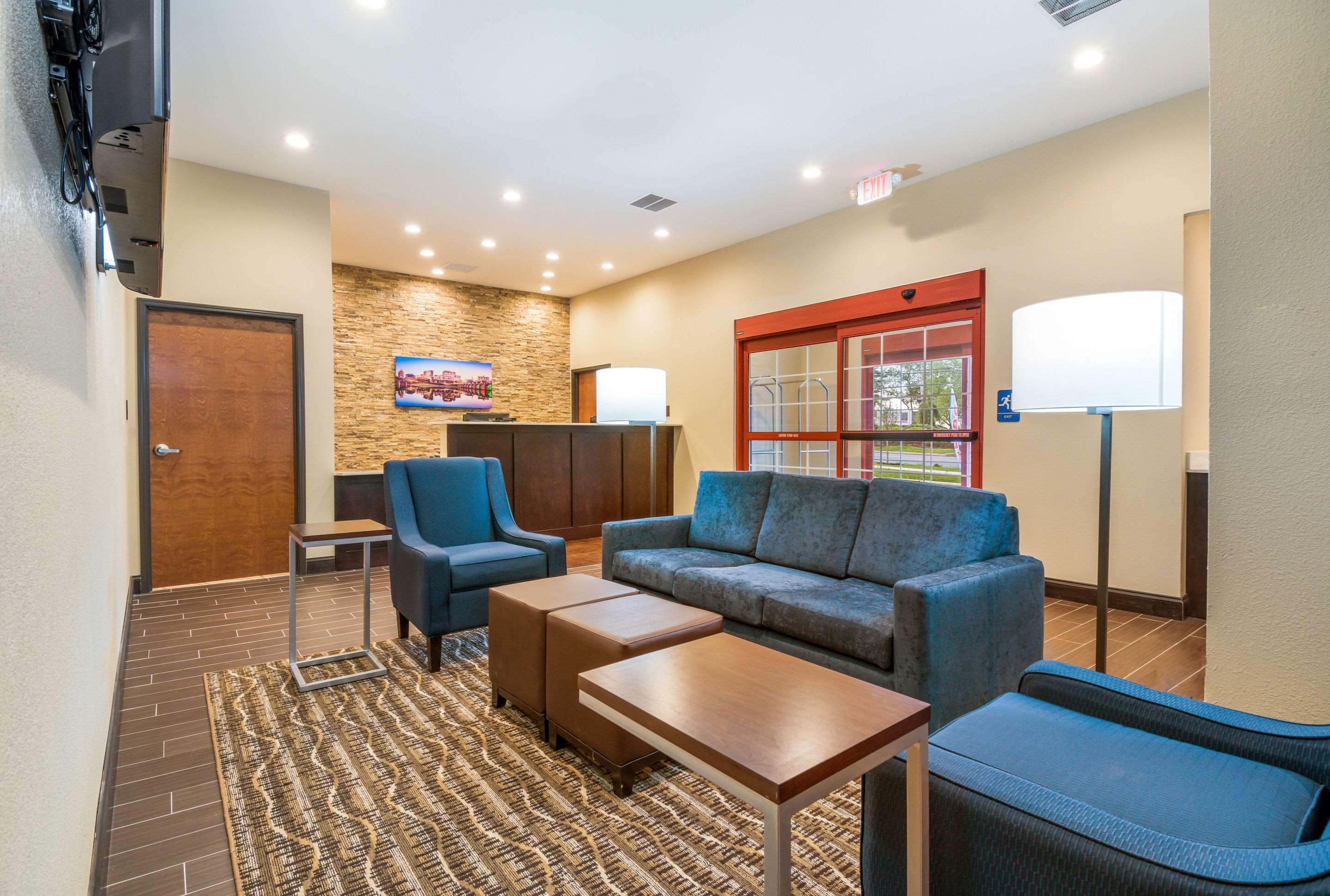 Comfort Inn & Suites Harrisburg - Hershey West Екстер'єр фото