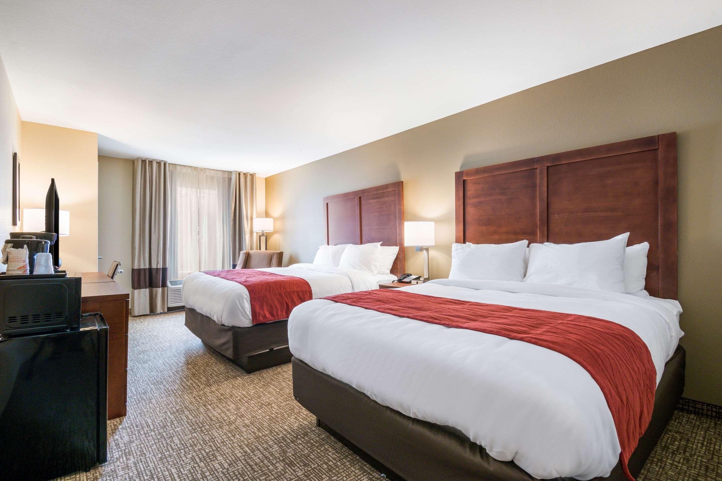 Comfort Inn & Suites Harrisburg - Hershey West Екстер'єр фото