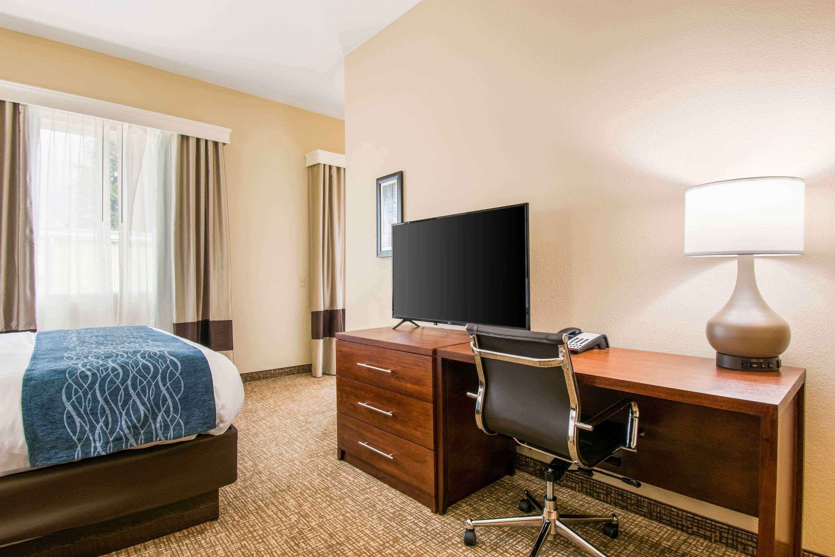 Comfort Inn & Suites Harrisburg - Hershey West Екстер'єр фото