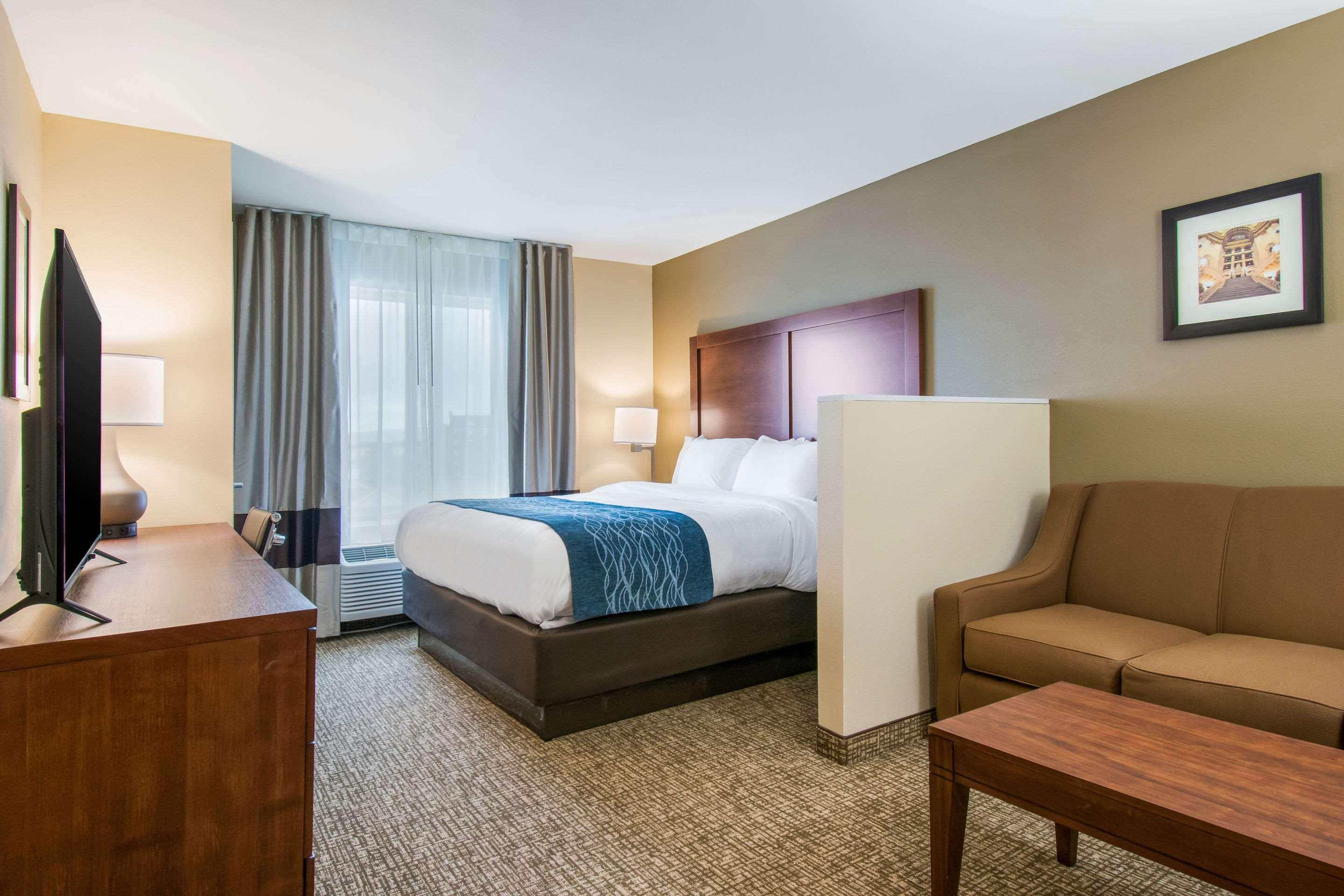 Comfort Inn & Suites Harrisburg - Hershey West Екстер'єр фото