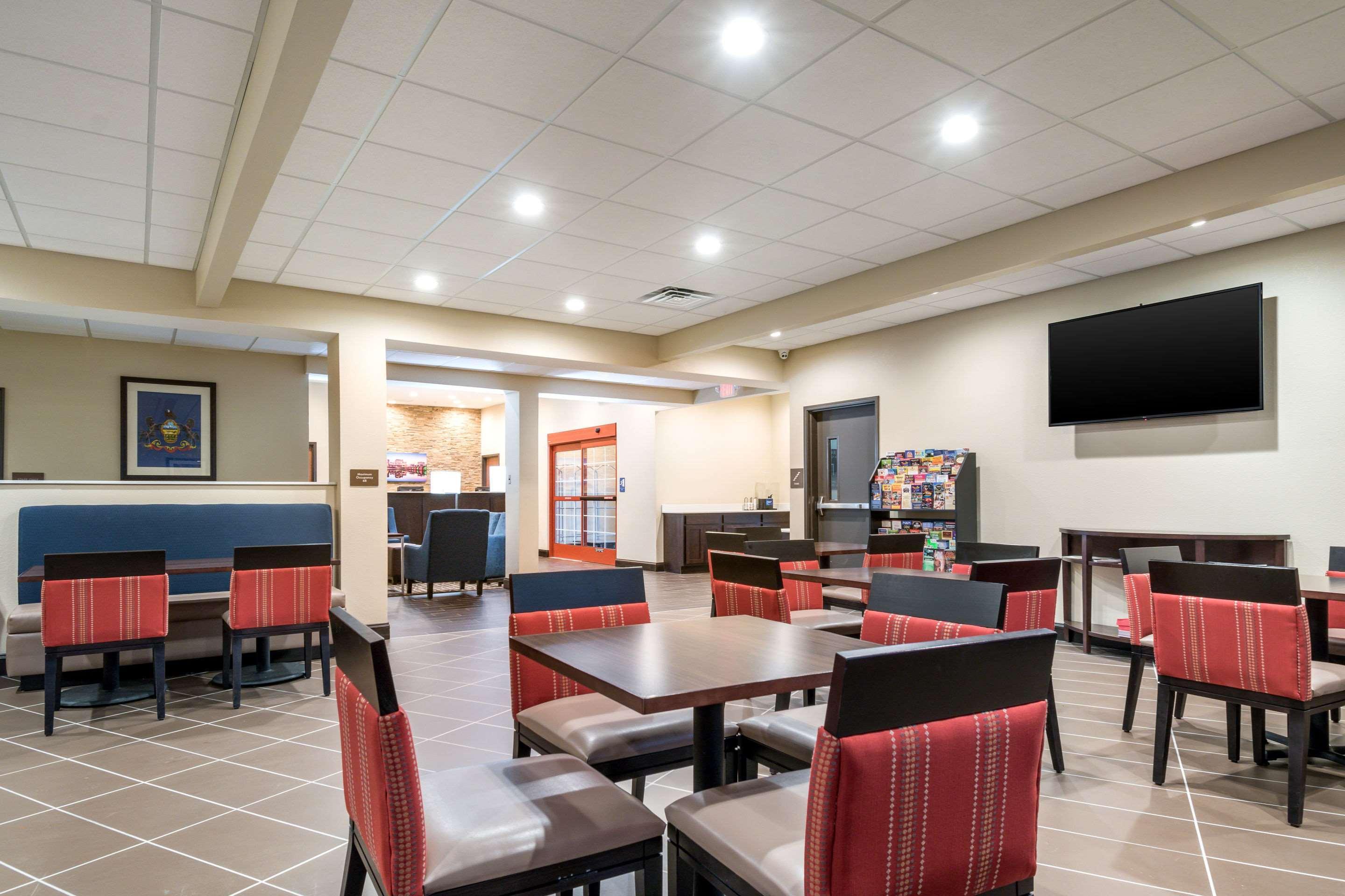 Comfort Inn & Suites Harrisburg - Hershey West Екстер'єр фото