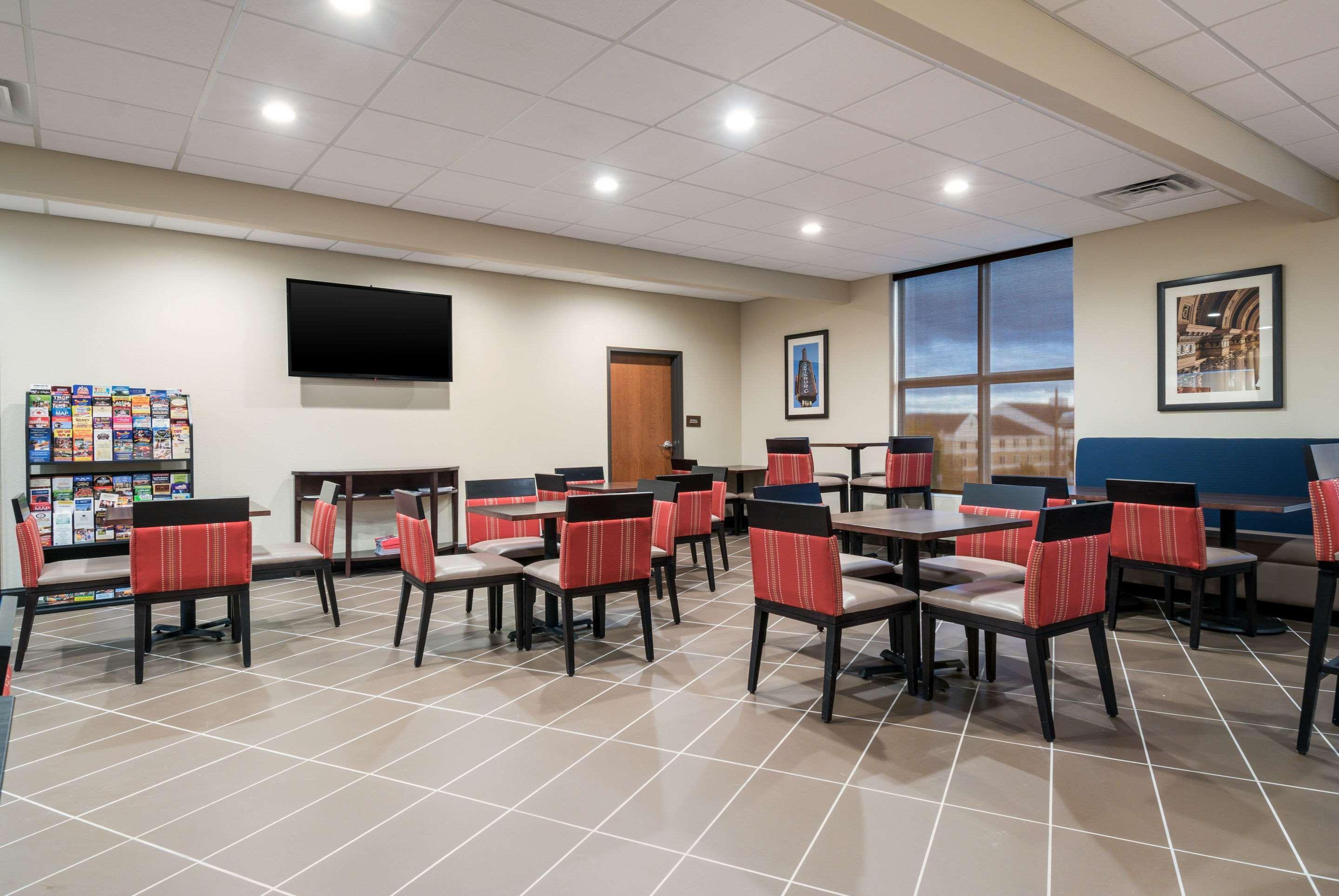 Comfort Inn & Suites Harrisburg - Hershey West Екстер'єр фото