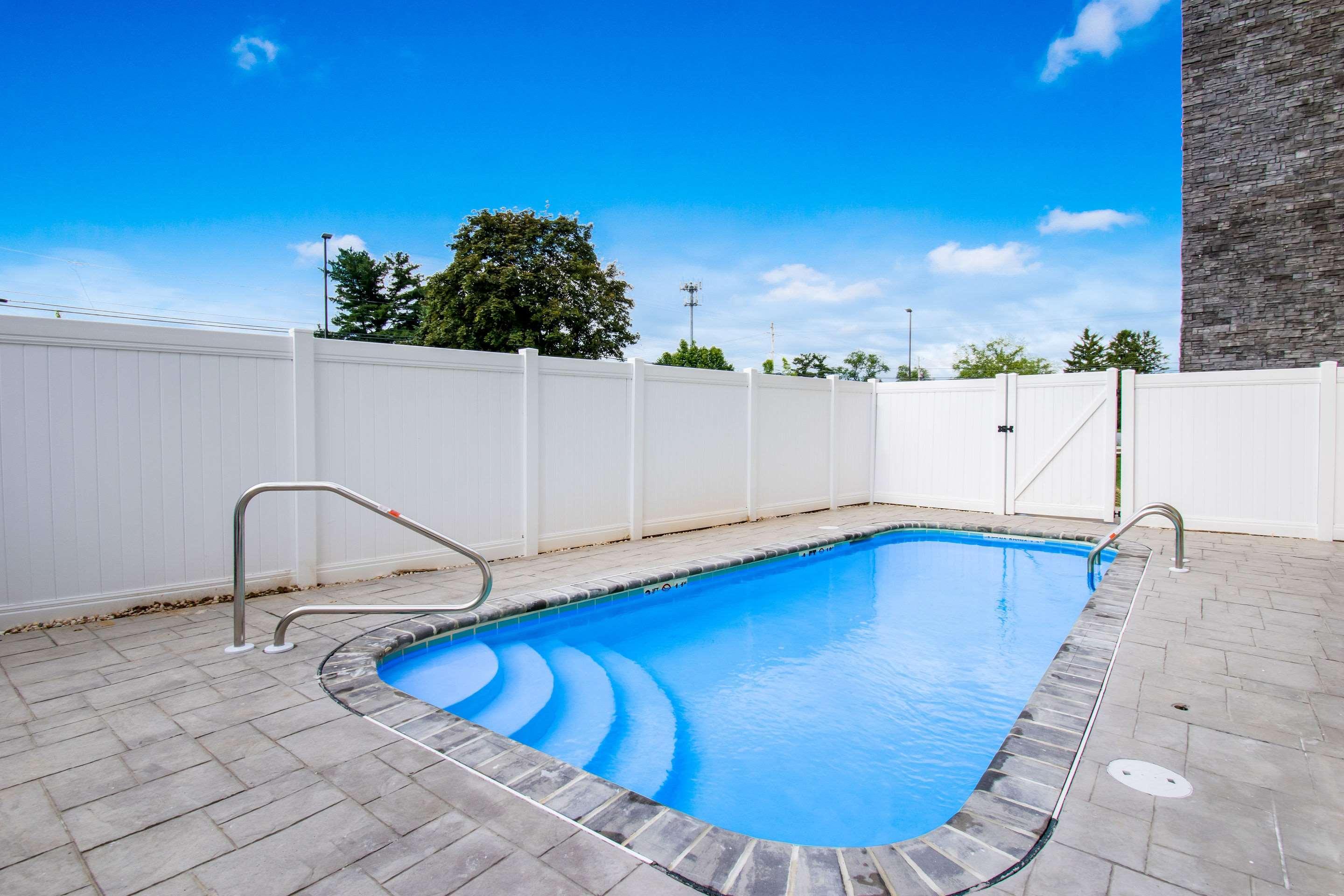 Comfort Inn & Suites Harrisburg - Hershey West Екстер'єр фото