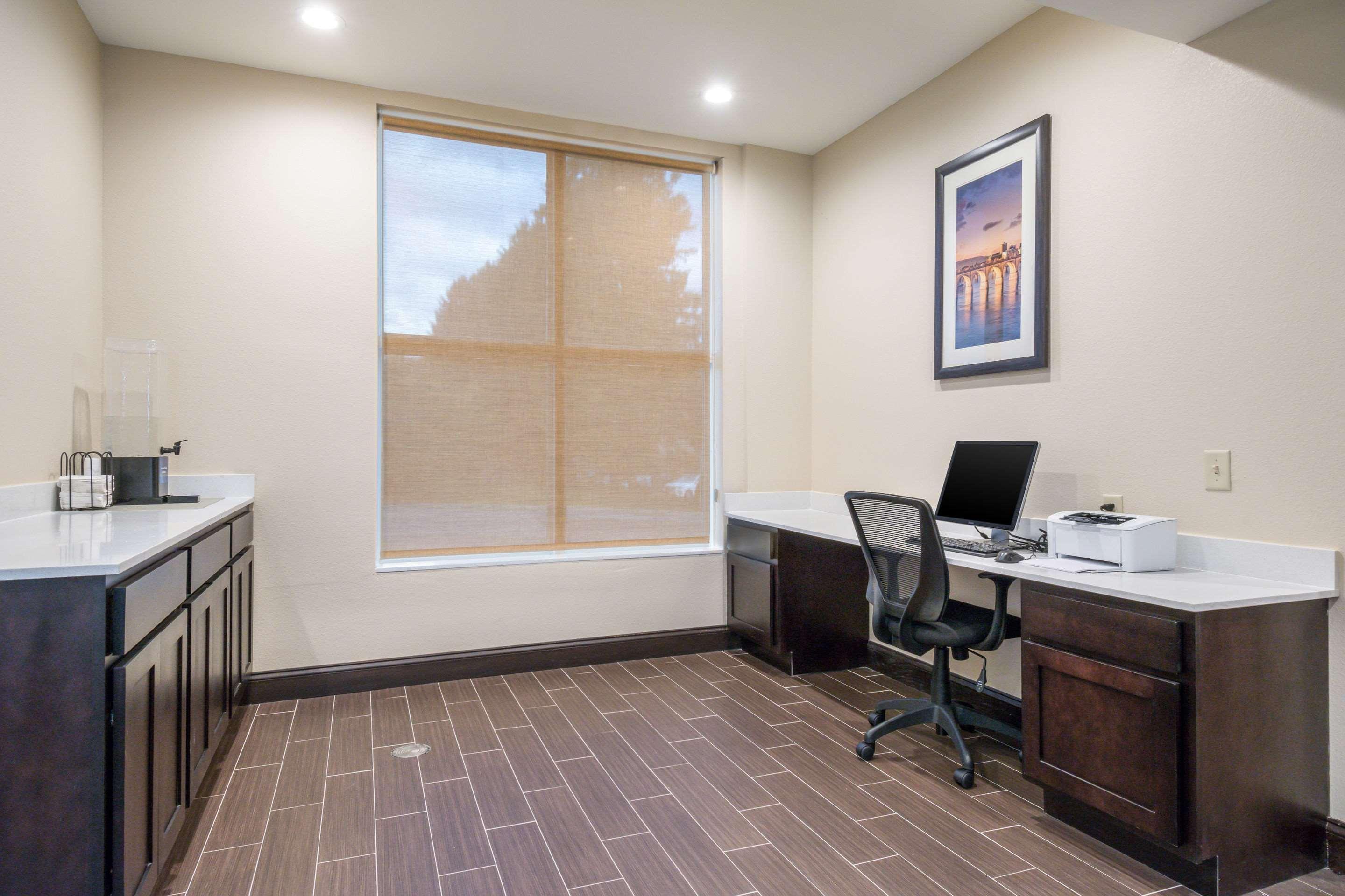Comfort Inn & Suites Harrisburg - Hershey West Екстер'єр фото
