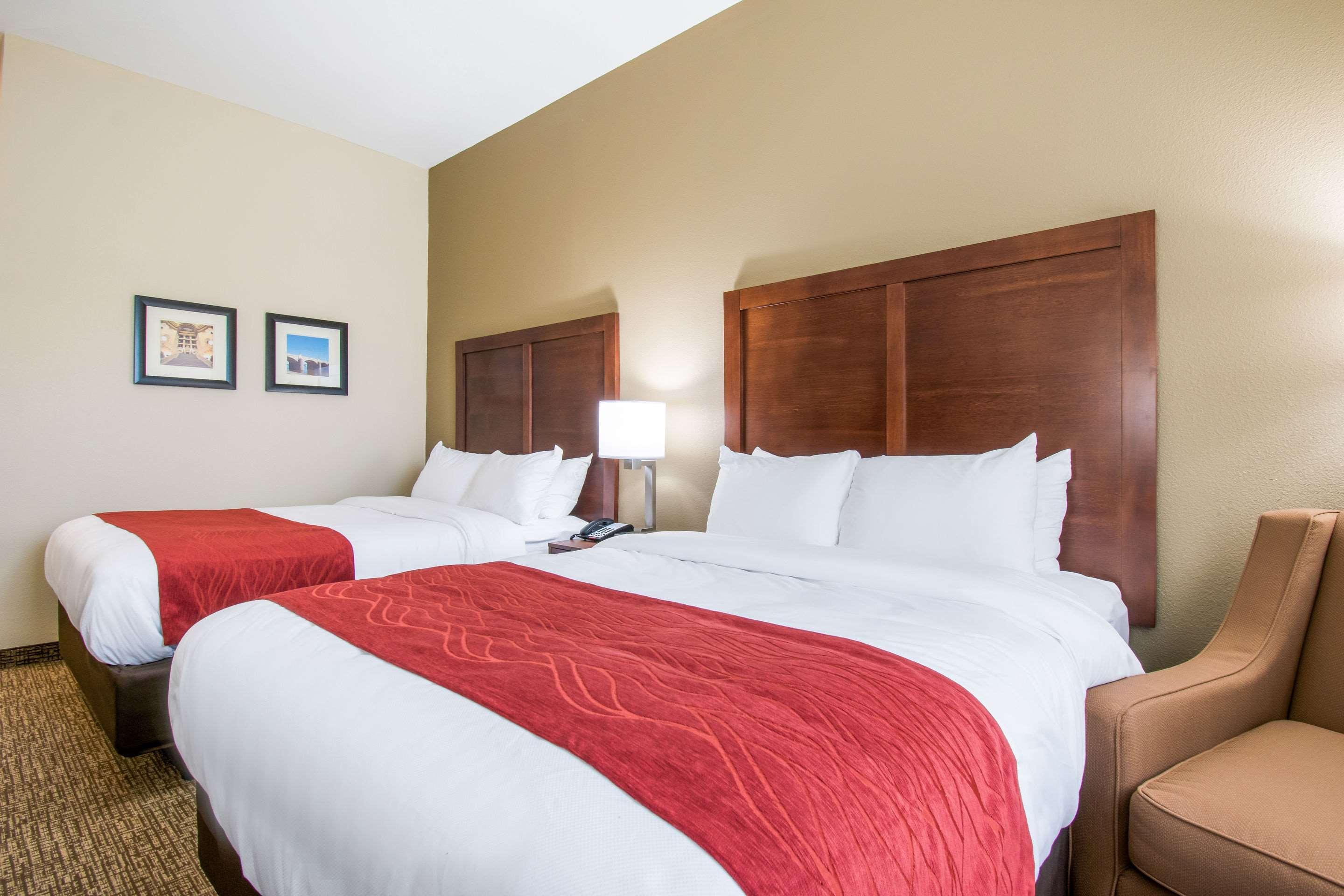 Comfort Inn & Suites Harrisburg - Hershey West Екстер'єр фото