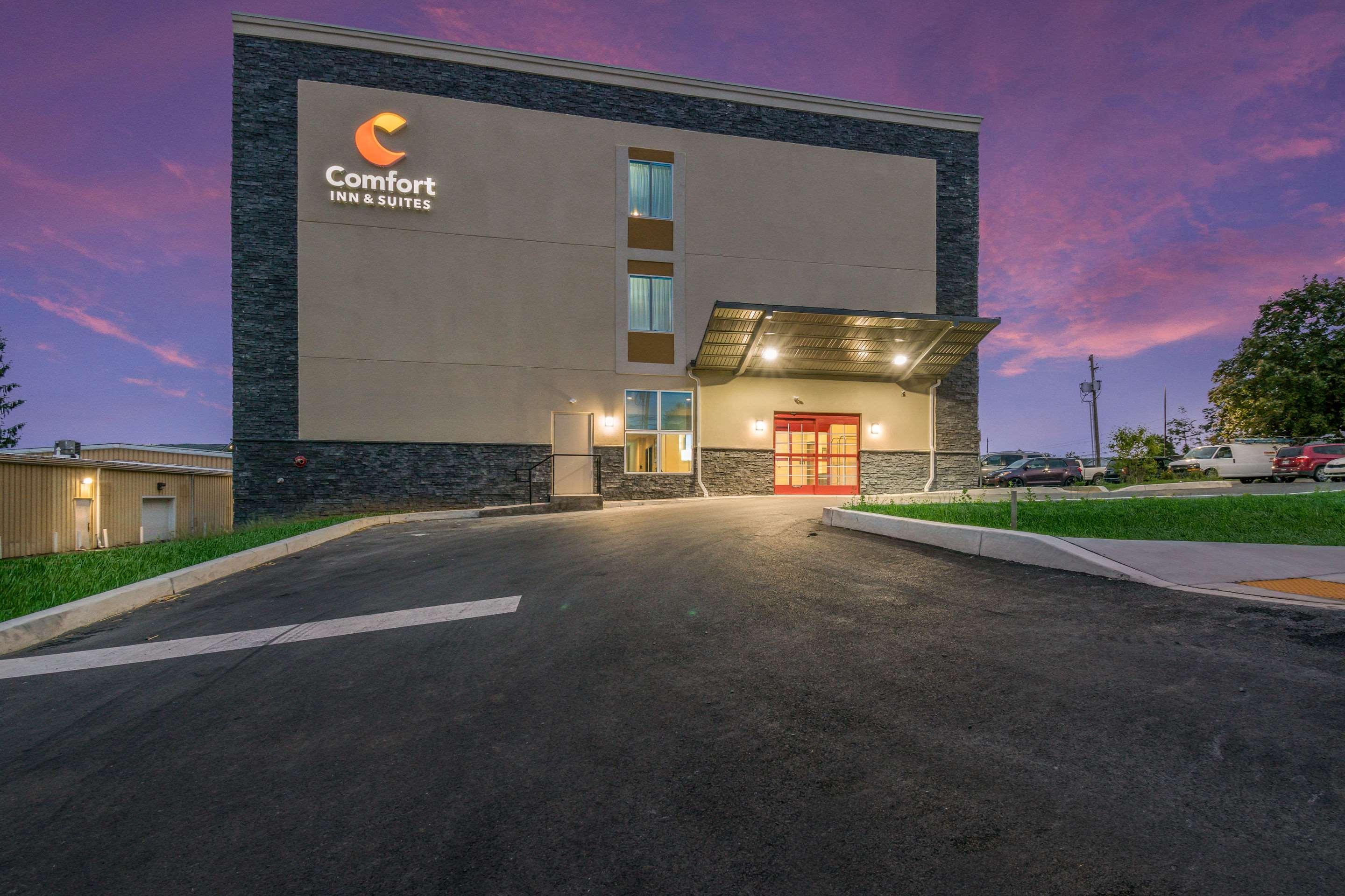 Comfort Inn & Suites Harrisburg - Hershey West Екстер'єр фото